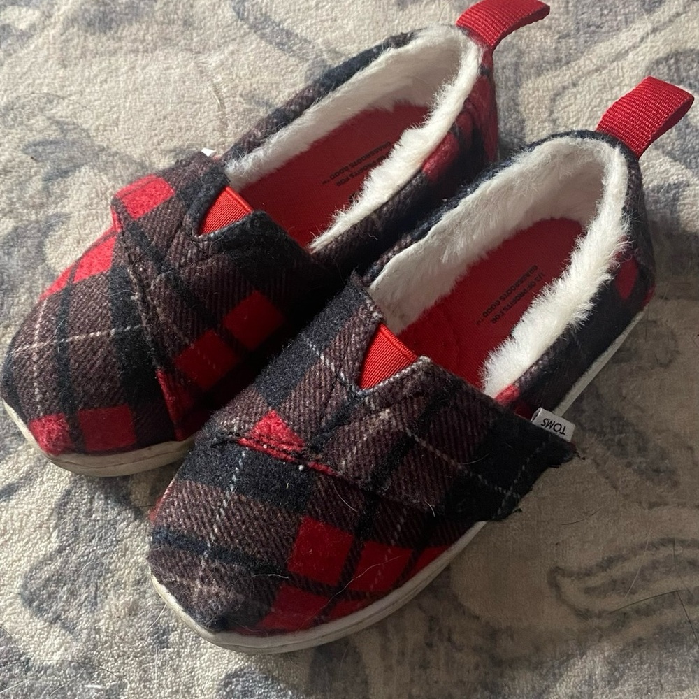 Toms Kids Plaid Slip-Ons in Red and Black with Faux-Fur Lining